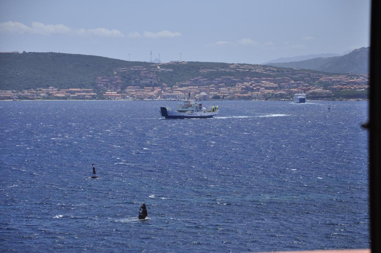 Appartamentino Panoramico...Con Finestra Sul Mare! La Maddalena  Eksteriør billede