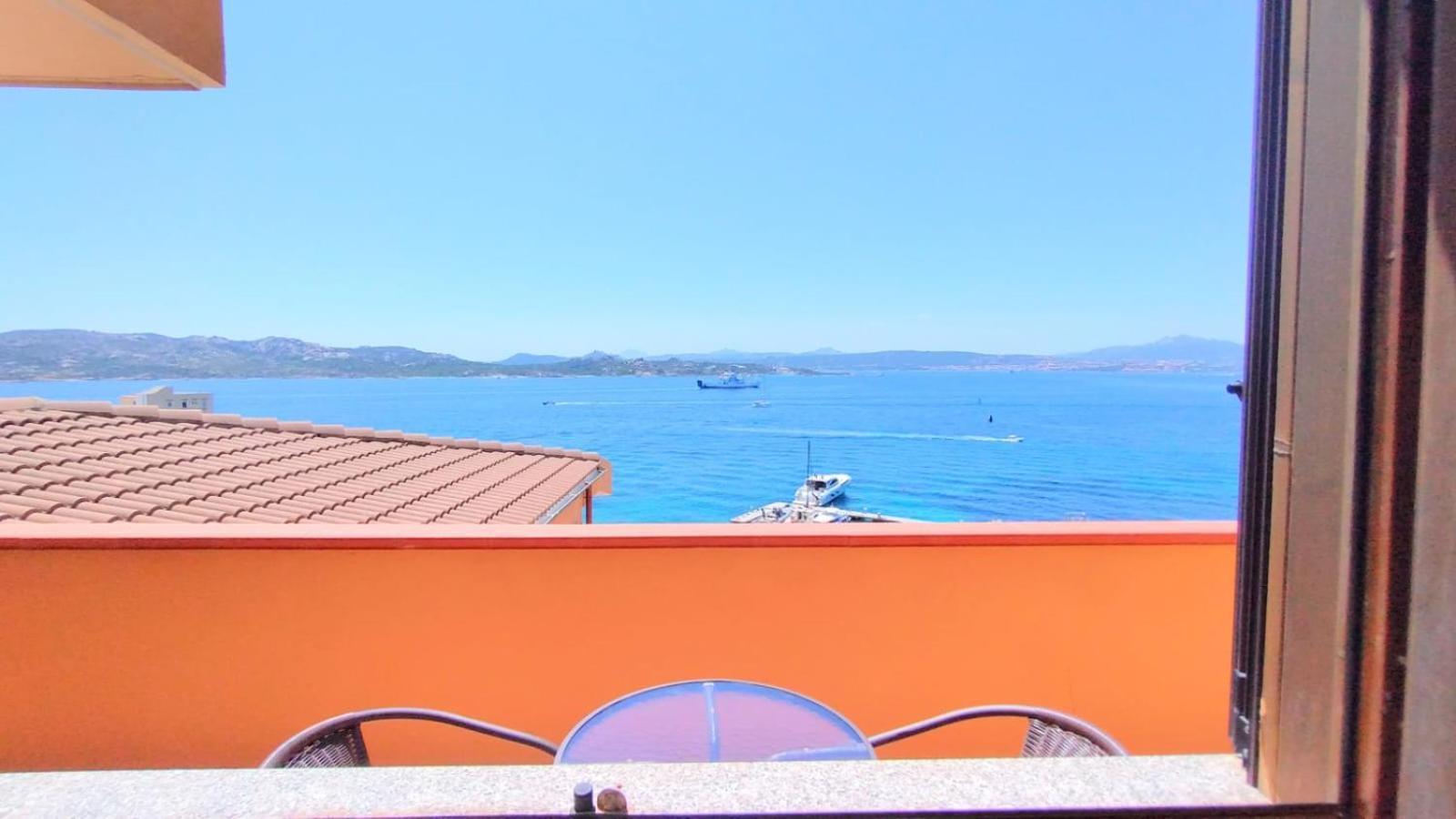 Appartamentino Panoramico...Con Finestra Sul Mare! La Maddalena  Eksteriør billede