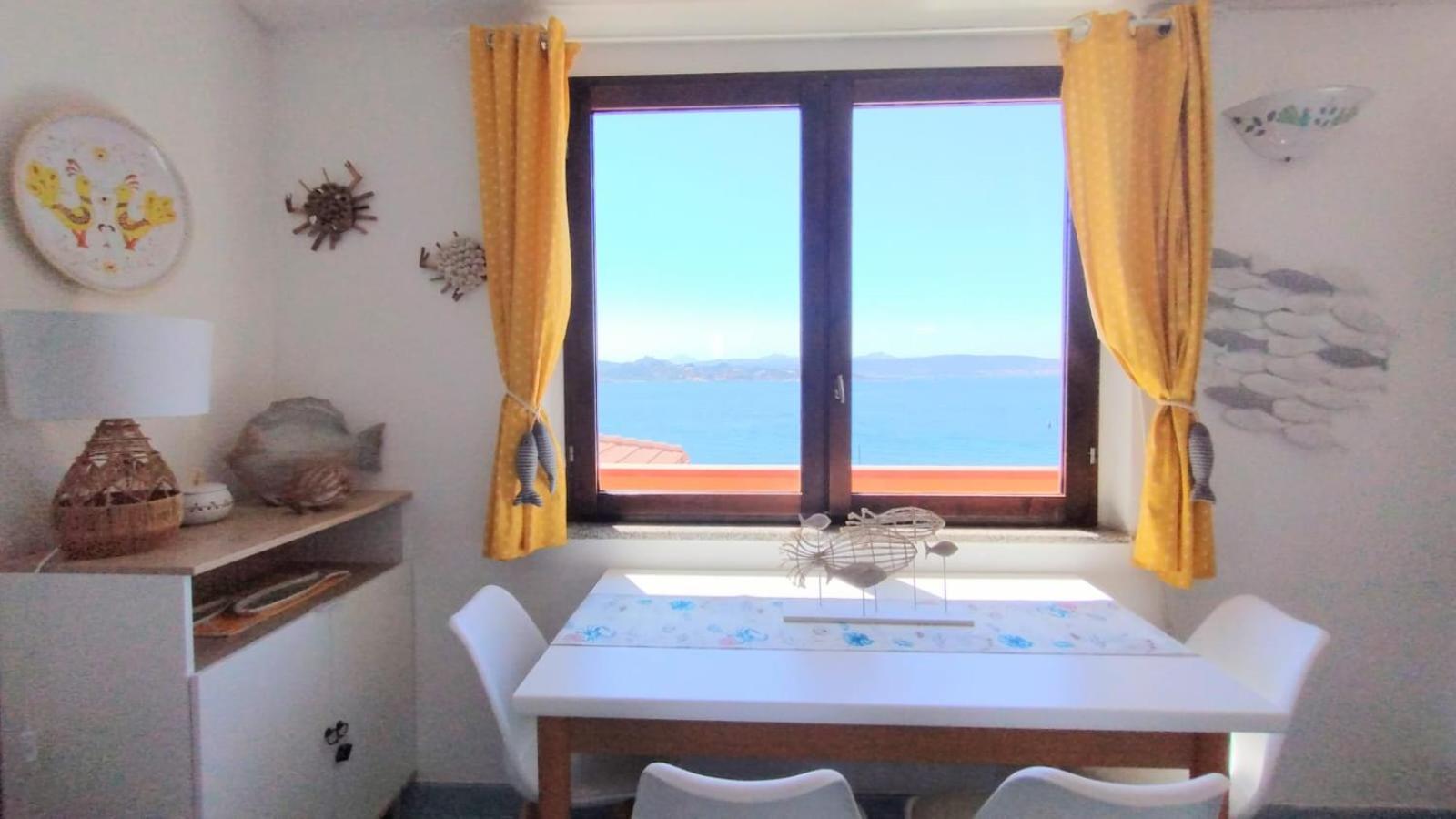 Appartamentino Panoramico...Con Finestra Sul Mare! La Maddalena  Eksteriør billede